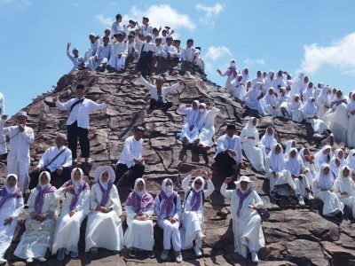 Di Jabal Rahmah ketika Manasik Haji